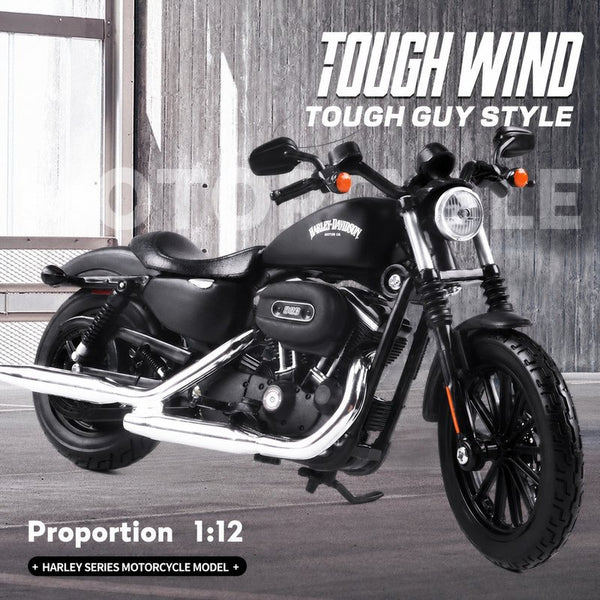 Harley-Davidson 1:12 Diecast Model Motorcycle – Iron 883 – 001