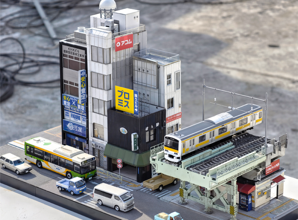 1:64 Tokyo Street Diorama with Elevated Railway (MonsterBox 03)