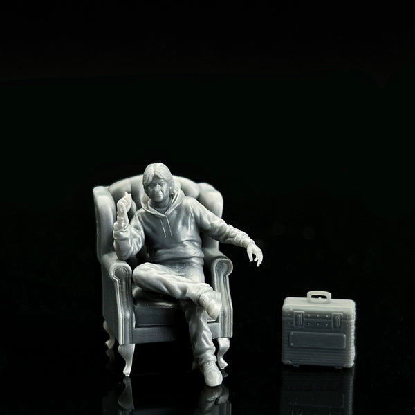 Unpainted 1:64 seated garage figure set