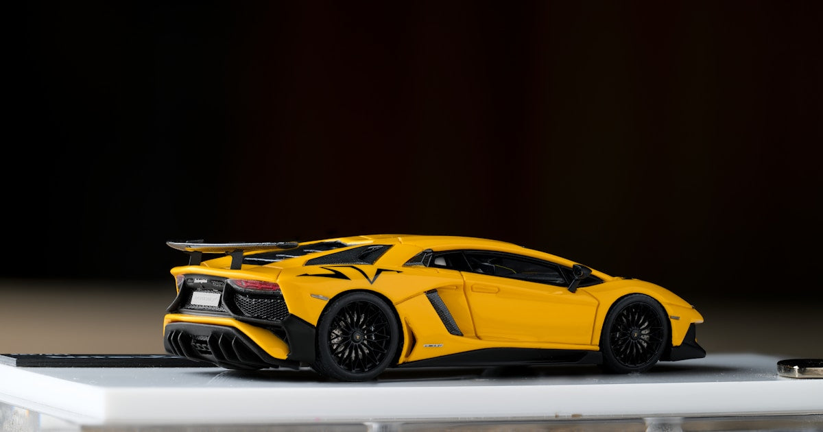 Diecast Model Cars — 1:18, 1:24 & 1:64 Scale | ModelCarKings